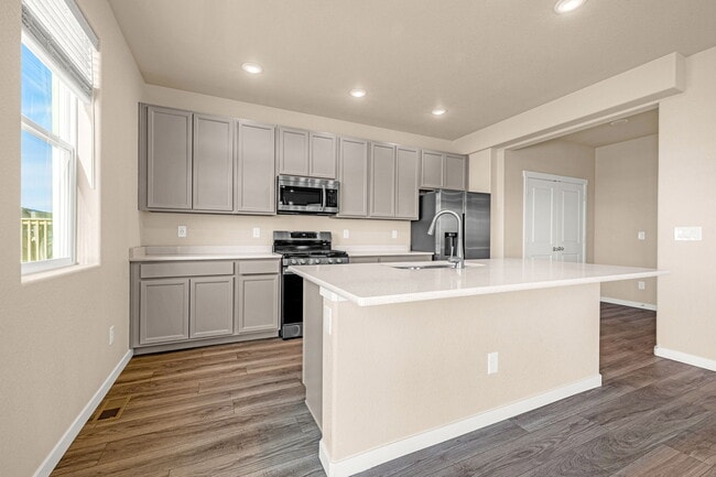 Building Photo - 5168 Roundhouse Dr