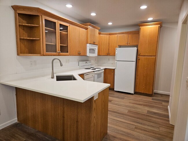 Building Photo - lenft02