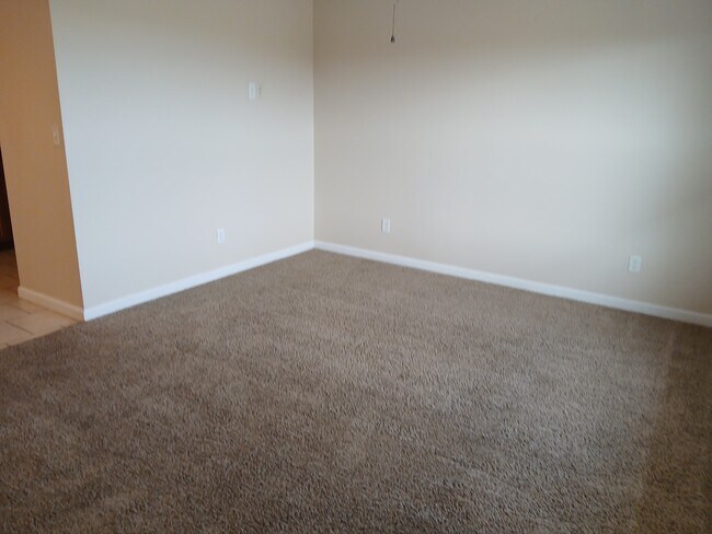 Foto del edificio - 1009 Briarwood Rd