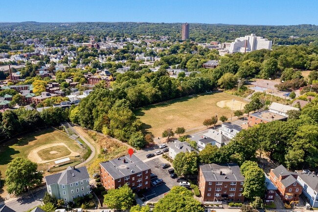 Foto del edificio - 260 Parker Hill Ave