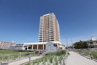 Building Photo - 5200 Boardwalk