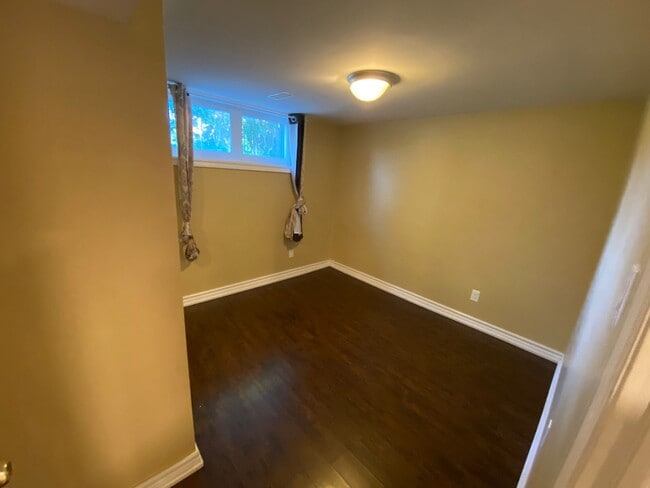 Building Photo - 103 Pandora Cir