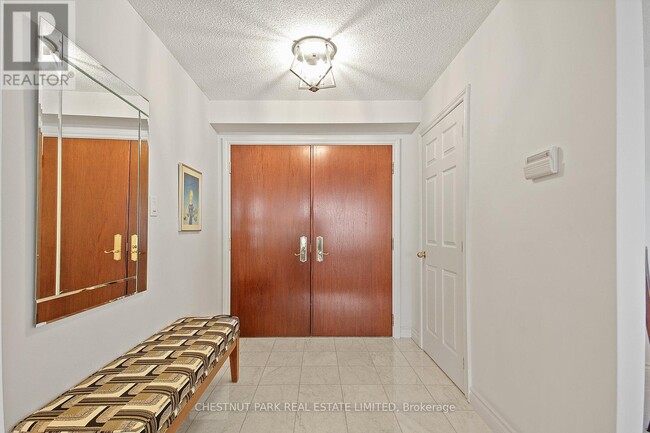 Building Photo - 215-215 The Donway W