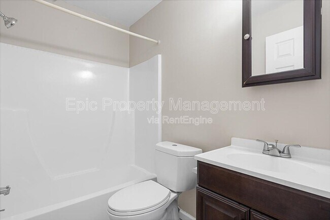 Foto del edificio - 23210 Huron River Dr