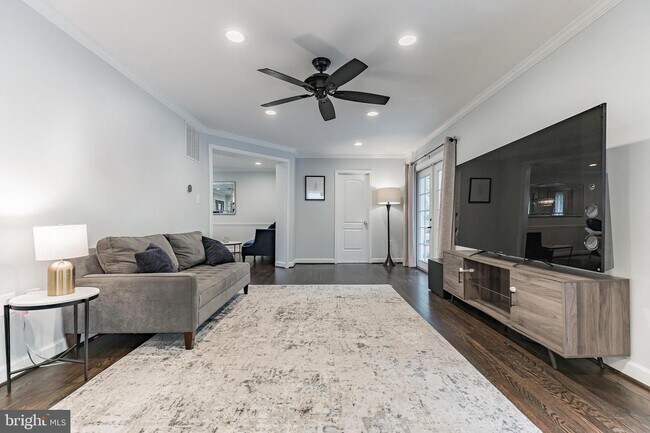 Foto del edificio - 9911 Barnsbury Ct