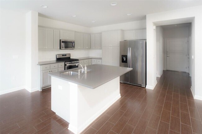 Foto del edificio - 13800 Lyndhurst St