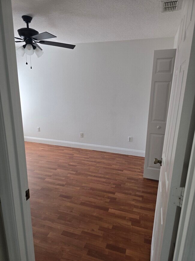 Segundo dormitorio - 1552 Nightfall Dr
