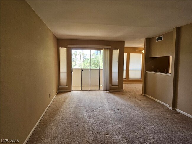 Foto del edificio - 2831 Geary Pl