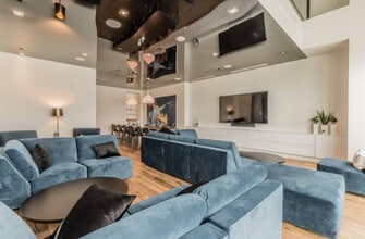 Building Photo - 1160 Rue De la Gauchetière O