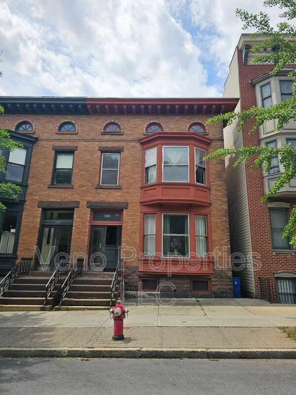 Building Photo - 594 Madison Ave