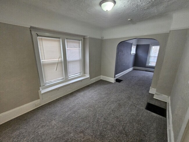 Foto del edificio - 17005 Grovewood Ave