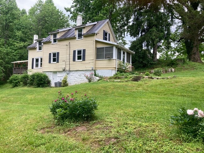 Building Photo - Private 2-Bedroom Single Family Cockeysvil...