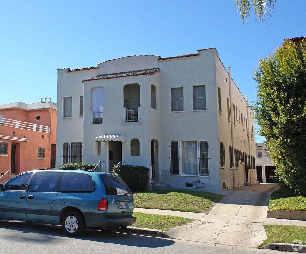 Building Photo - 417 N Gardner St