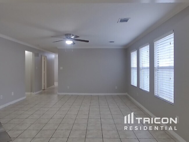 Foto del edificio - 1043 Somercotes Ln