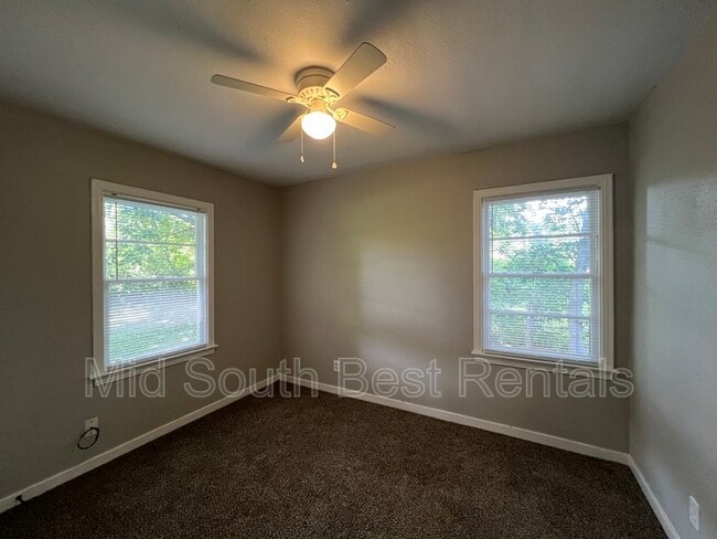 Building Photo - 407 Jenson Cove