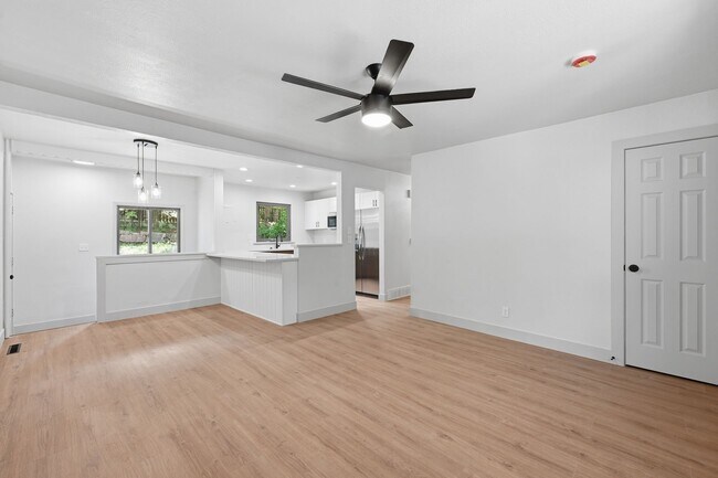 Foto del edificio - 1315 Oswego St