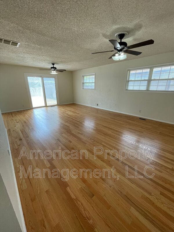 Building Photo - 2907 S 67th E Ave
