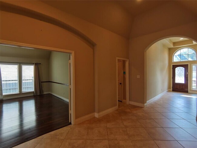 Foto del edificio - 6003 Bristol Path Ln