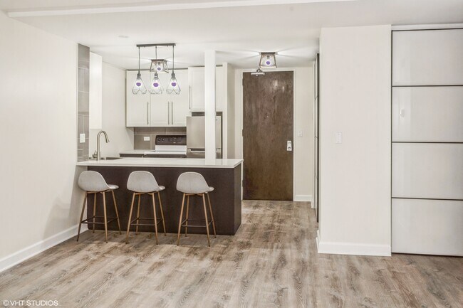 Foto del edificio - 233 E Erie St