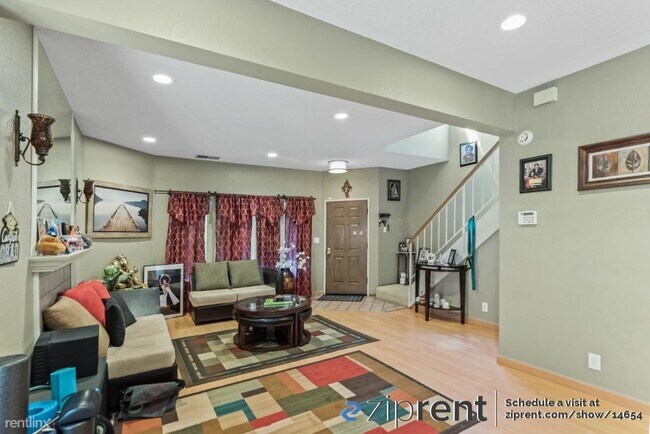 Building Photo - 3 br, 2.5 bath House - 6155 Potrero Drive,...