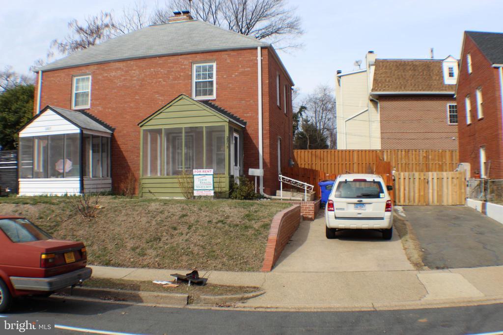Primary Photo - 2205 6th St S