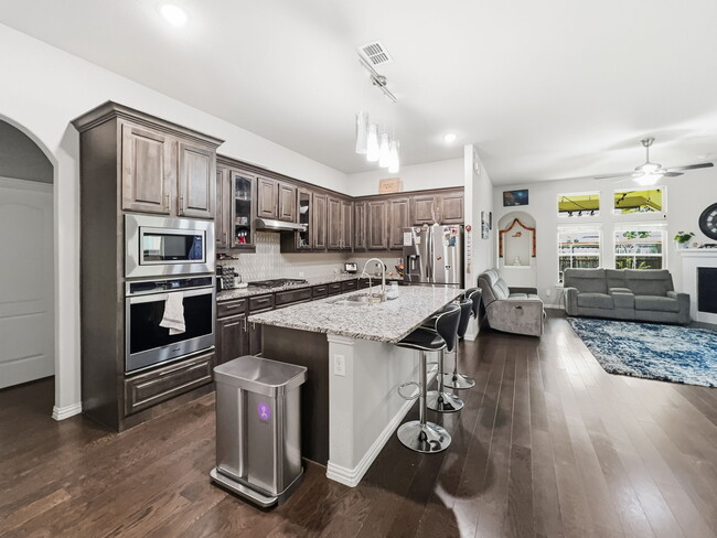 Foto del edificio - 11841 Kynborrow Rd