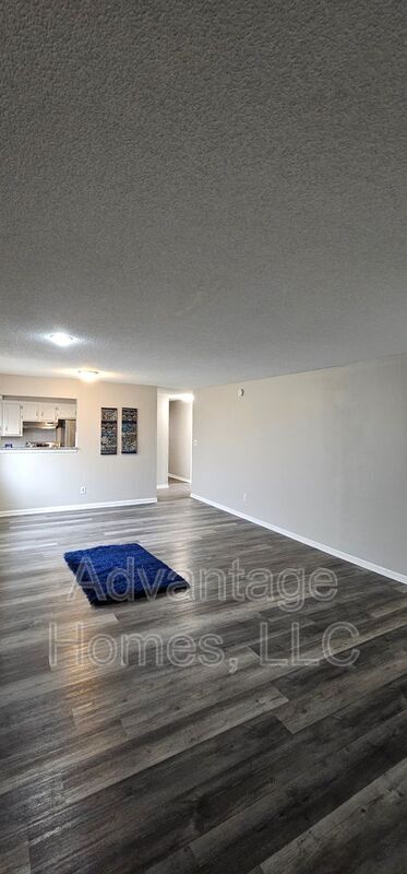 Foto del edificio - 1315 E 123rd Terrace