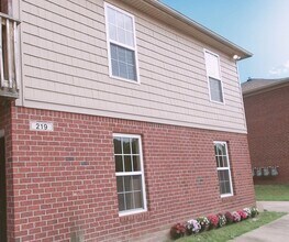 Building Photo - 219 Highland Blvd
