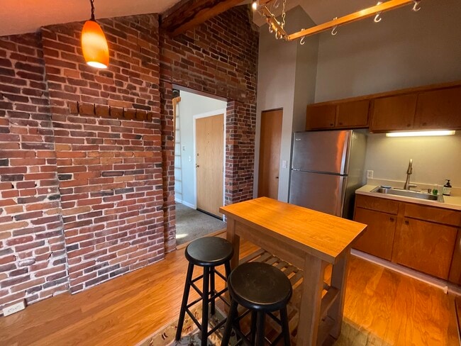 Photo - 269 Commercial St Apartment