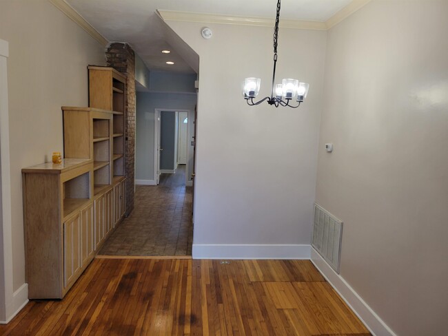 Building Photo - 1235 Vinton Ave