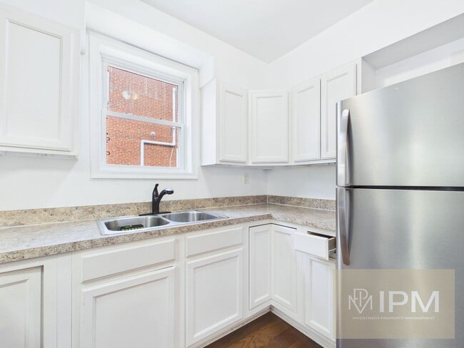 Building Photo - Bright 2 Bedroom, 1 Bath Ranch Style Home in Harrisburg, Pa!