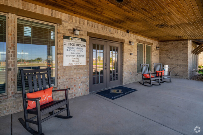 Entrada de oficina - Wolf Creek Apartments