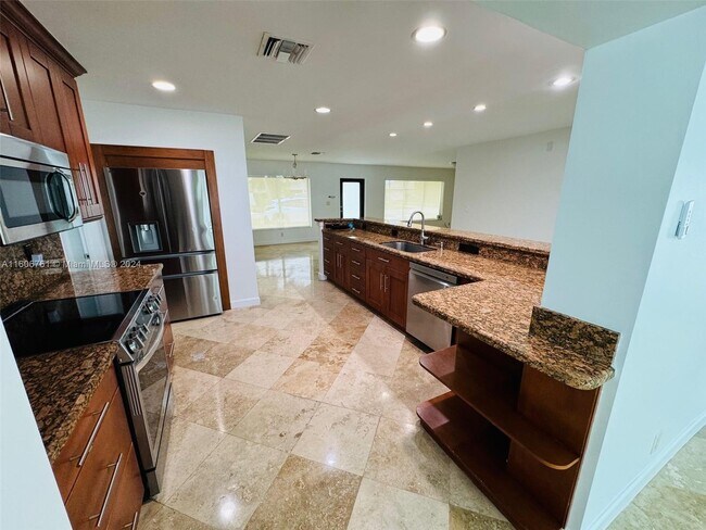 Foto del edificio - 2432 SE 13th St