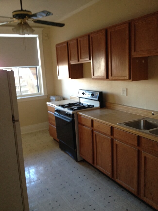 Kitchen - 5457 S Cornell Ave