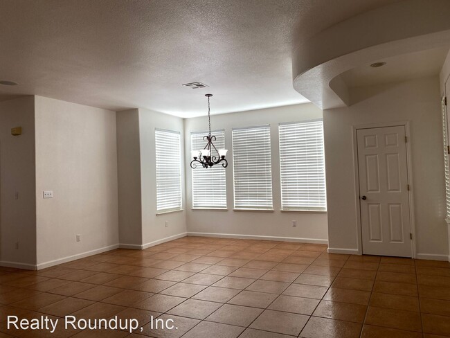 Foto del edificio - 4 br, 2.5 bath House - 2350 Lonnie Beck Way