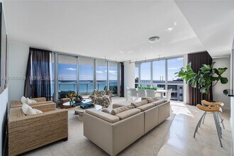 Building Photo - 1331 Brickell Bay Dr