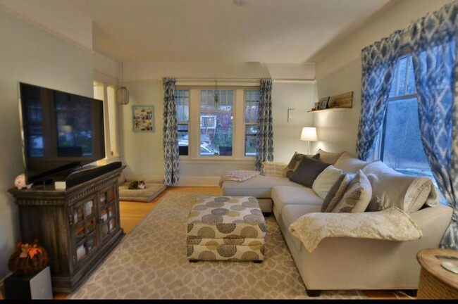 Foto del edificio - Gorgeous 3 bed 2 bath Johns Landing, PDX, ...