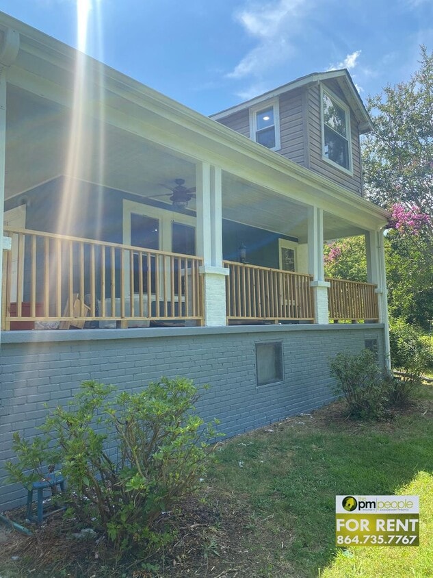 Primary Photo - Beautiful Property with 3/1.5 Home!
