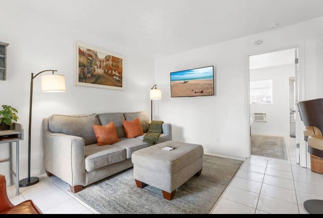 Foto del edificio - 820 NE 16th Ave