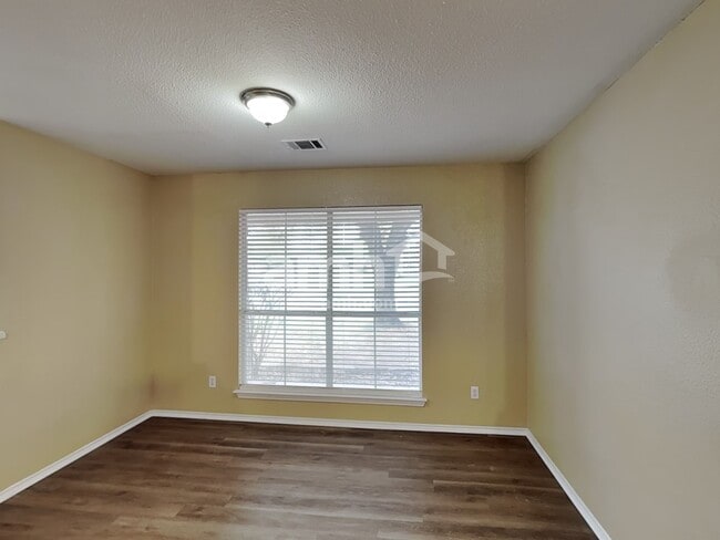 Foto del edificio - 1237 Vincent Pl