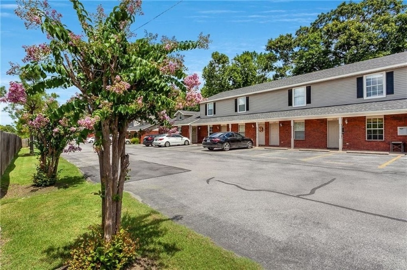 Foto principal - 1206 N Iron Horse Dr