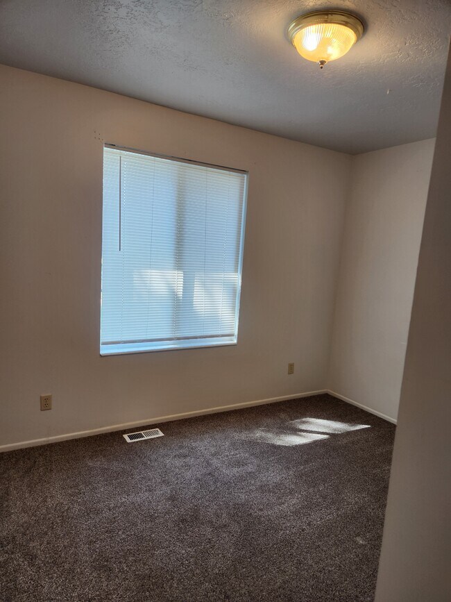 Building Photo - 3910 Westland Dr