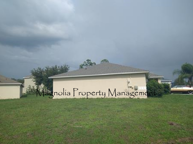 Building Photo - 3 Bedroom w/ Washer and Dryer