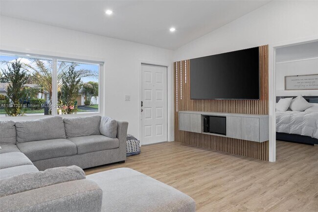 Foto del edificio - 12811 SW 9th Pl