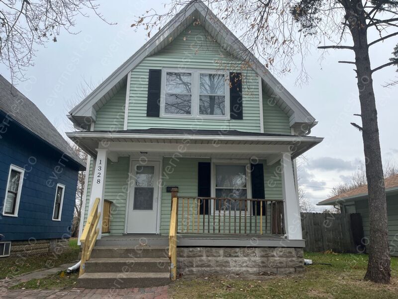 Primary Photo - 1328 Colburn St
