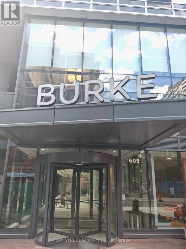Building Photo - 609 Sherbourne St