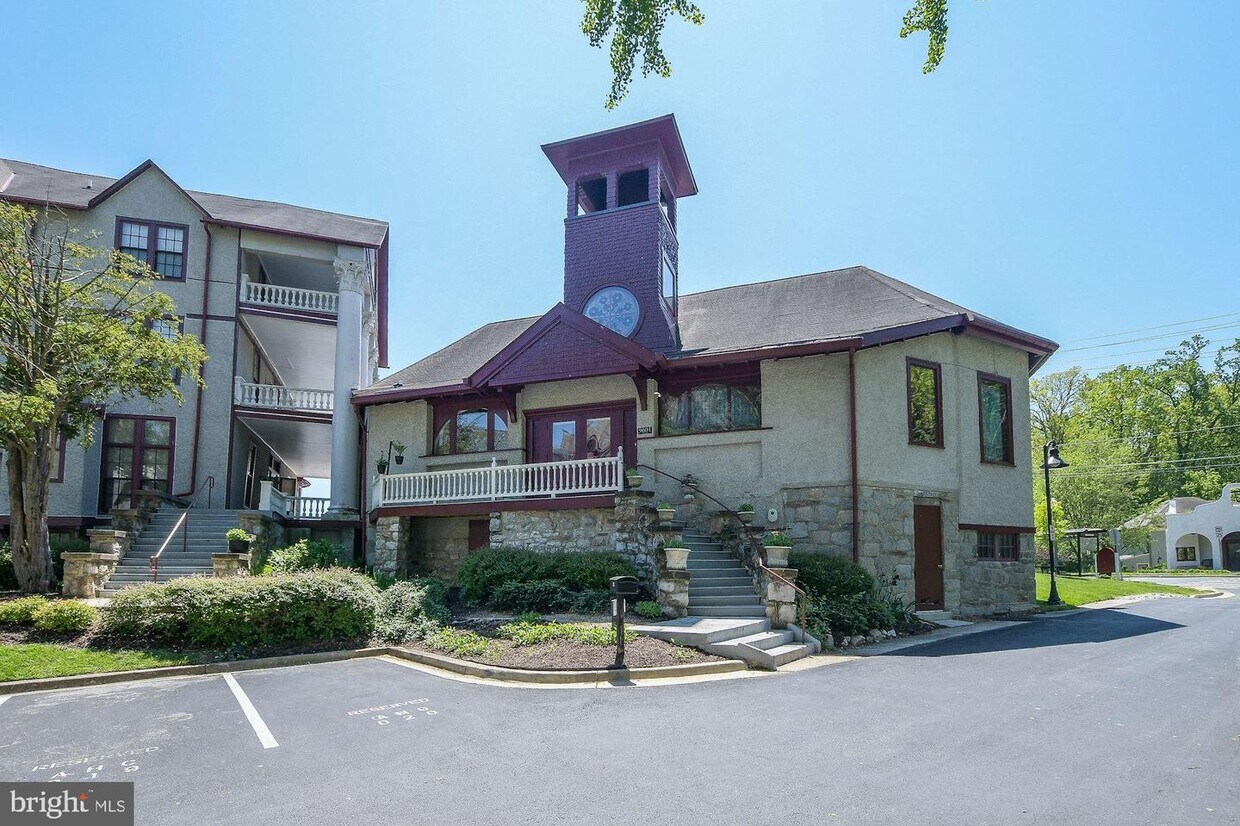 Foto principal - 9601 Dewitt Dr