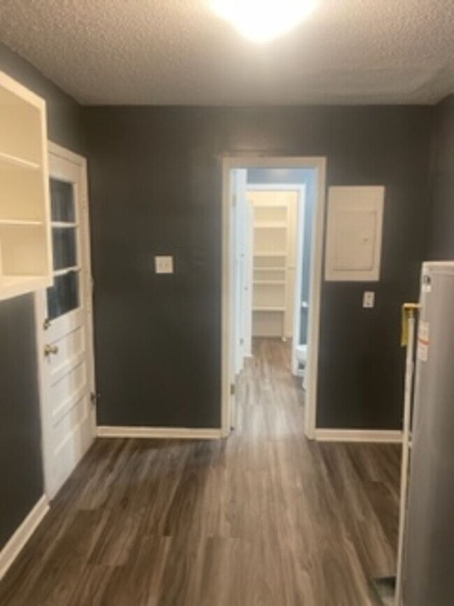 Building Photo - Newly Renovated Home near Raleigh- Millington