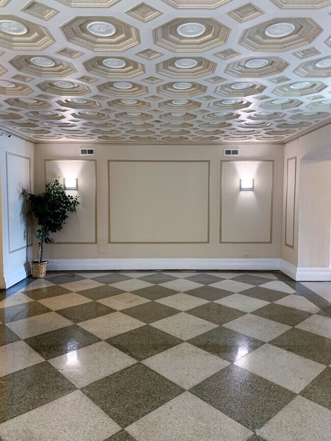 Foto del edificio - Uptown - Studio - Steps to Montrose Beach / Lake Michigan