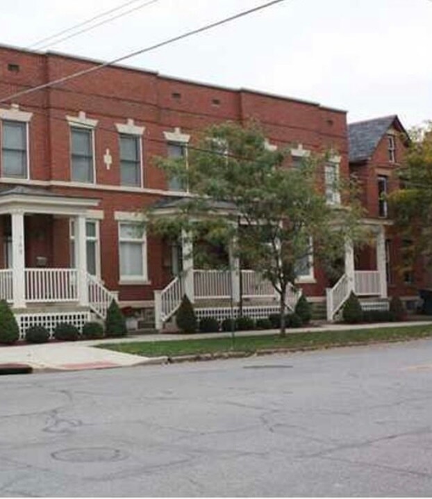 Brewery Distrct - 744 S Front St